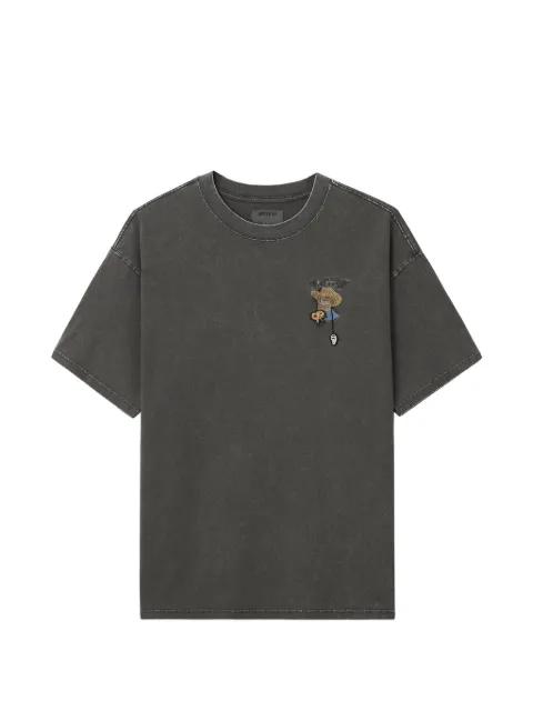 Musium Div. playera con detalle bordado
