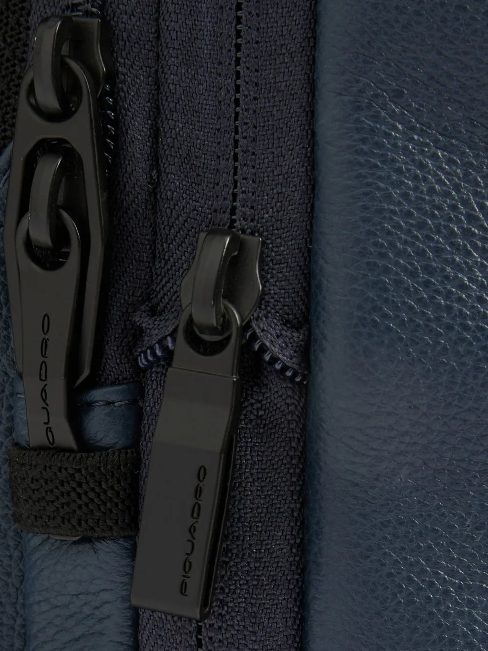 PIQUADRO Uitbreidbare leren rugzak Blauw