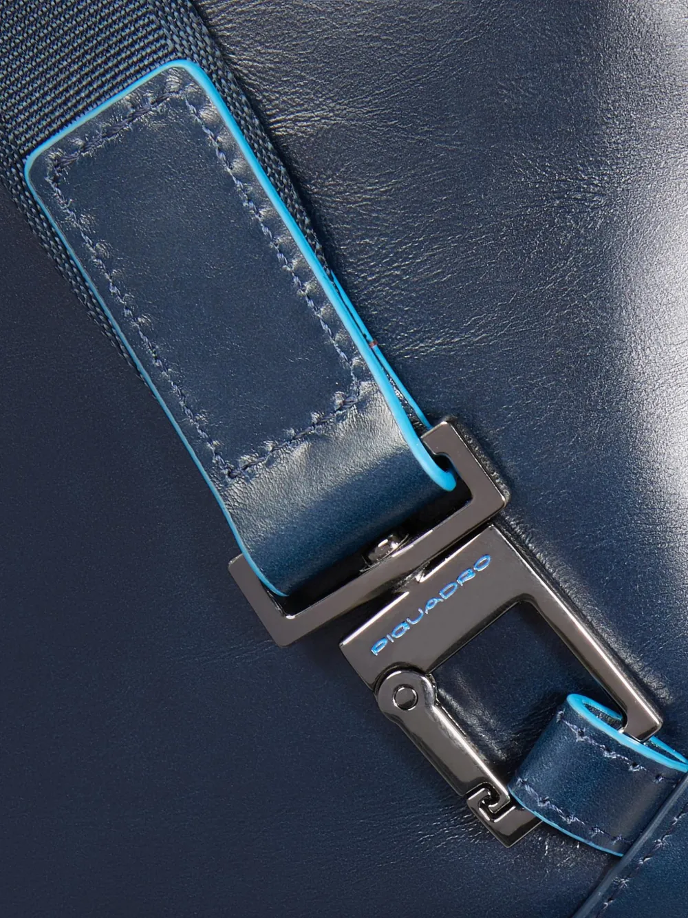 PIQUADRO Leren messengertas Blauw