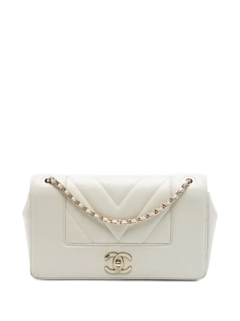 CHANEL Pre-Owned 2017-2018 Medium Chevron Sheepskin Mademoiselle Flap crossbody bag