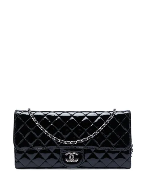 CHANEL Pre-Owned Clutch a spalla East West lucida e trapuntata con catena e battente 2010-2011