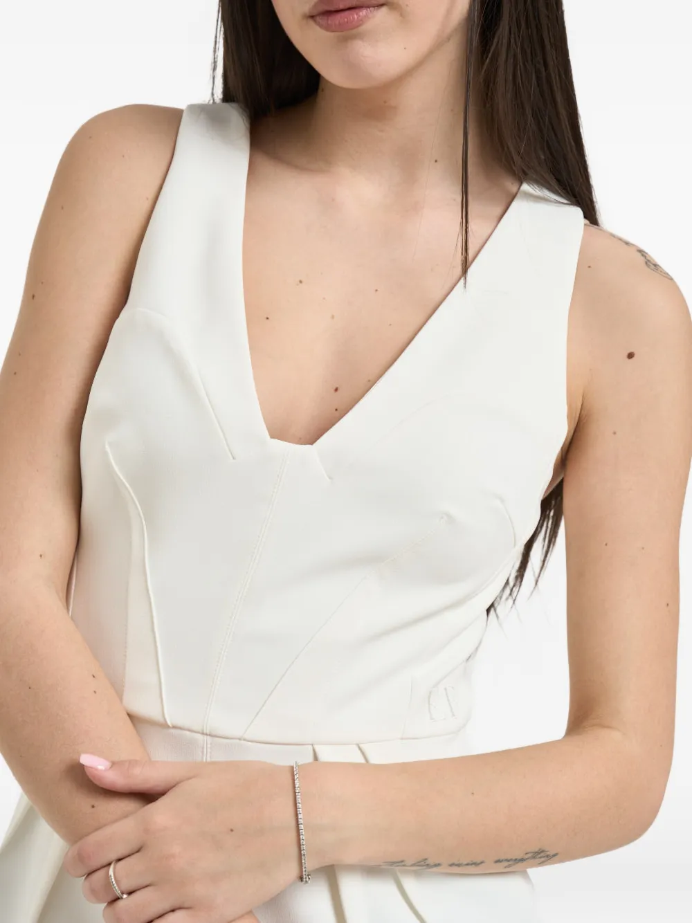 Elisabetta Franchi Mouwloze midi-jurk met V-hals en plooien Beige