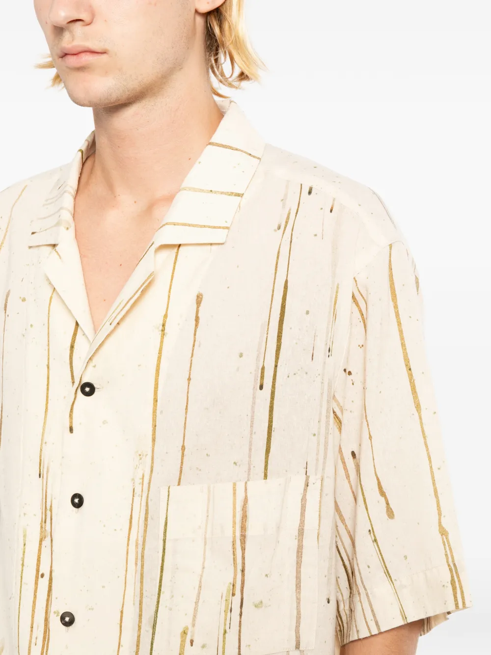 Ziggy Chen Overhemd met campkraag en verfdruppels Beige