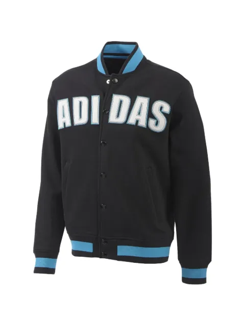 adidas chamarra bomber corta con letra del logo