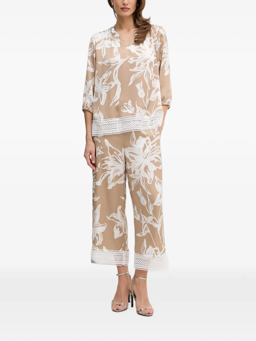 Joseph Ribkoff Broek met bloemenprint en kanten afwerking Beige