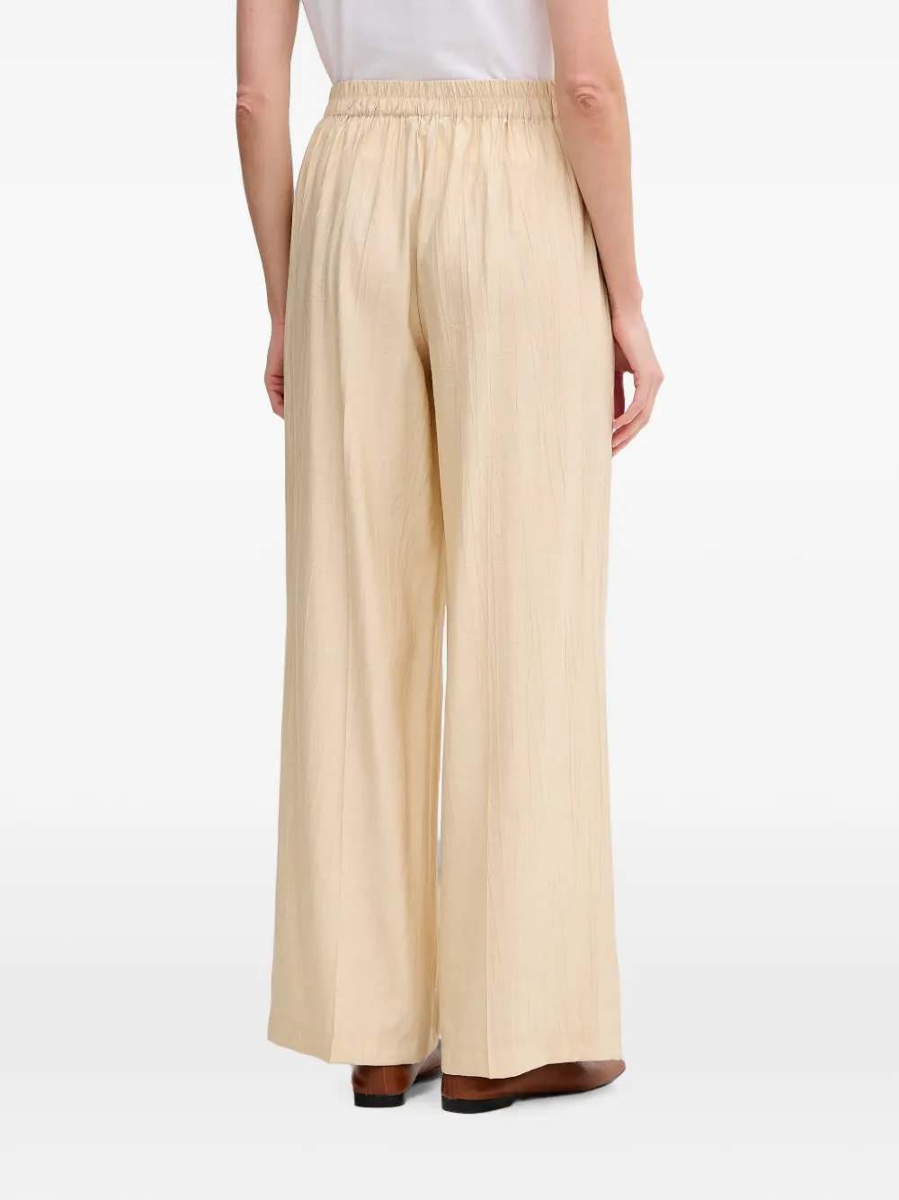 Gaudi Broek met gekreukt effect en knoopdetail Beige