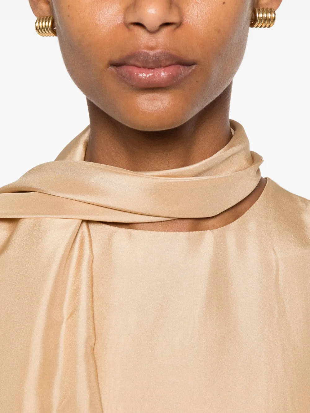 Alberta Ferretti Gedrapeerde blouse met sjaaldetail Beige