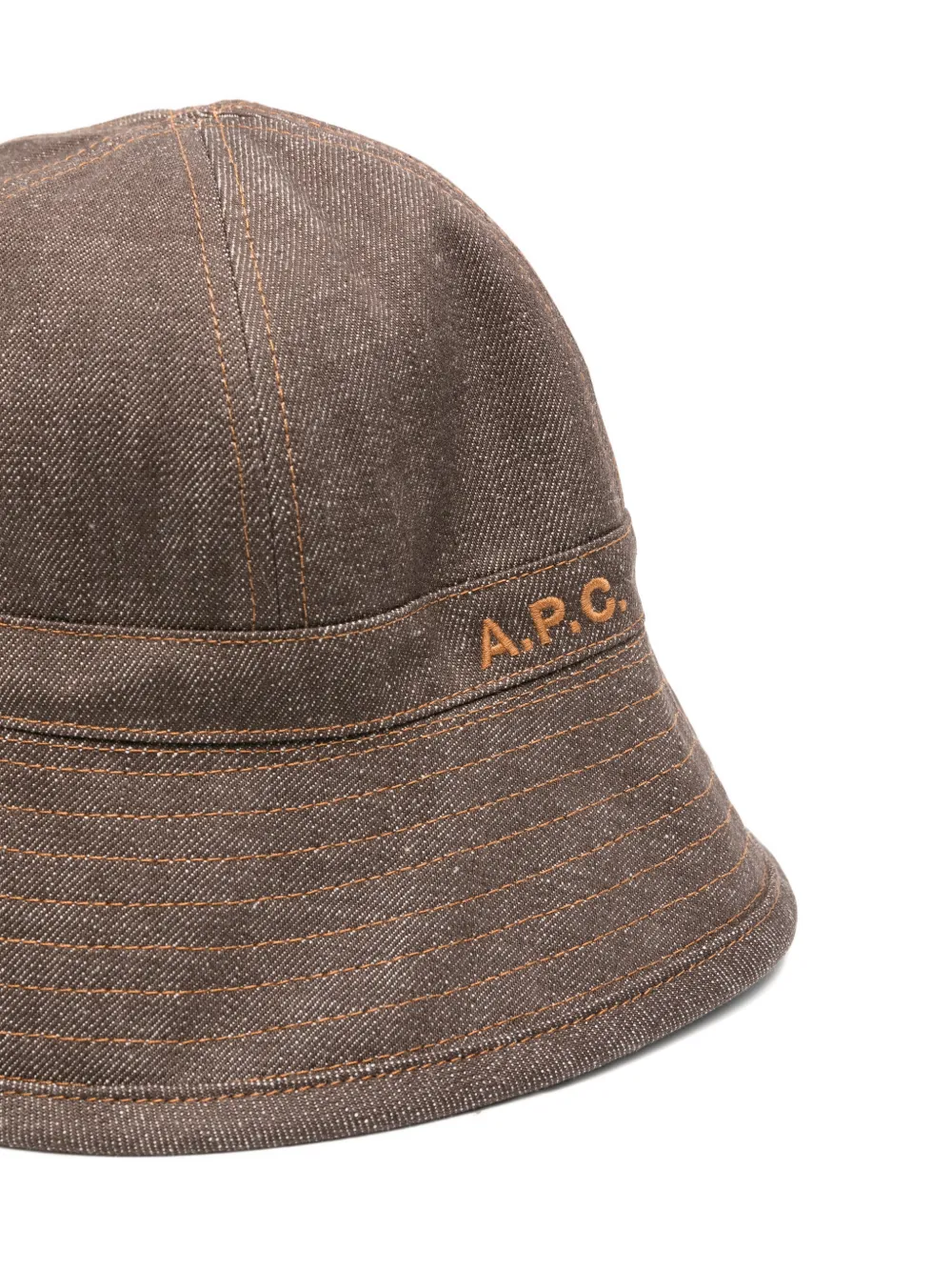 A.P.C. Le Bob vissershoed met geborduurd logo Bruin