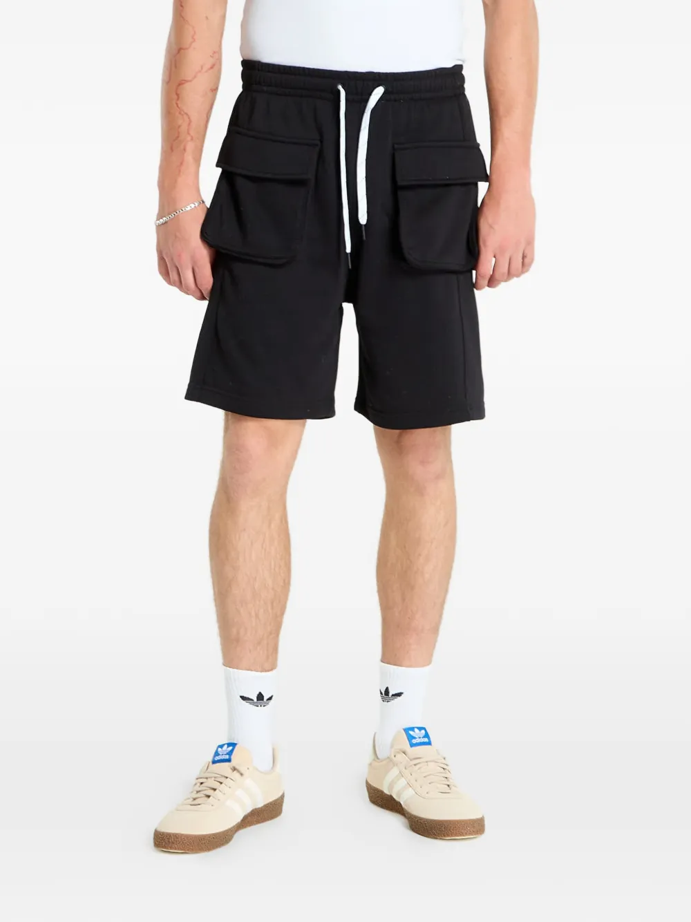 Urban Classics flap-pockets shorts - Black