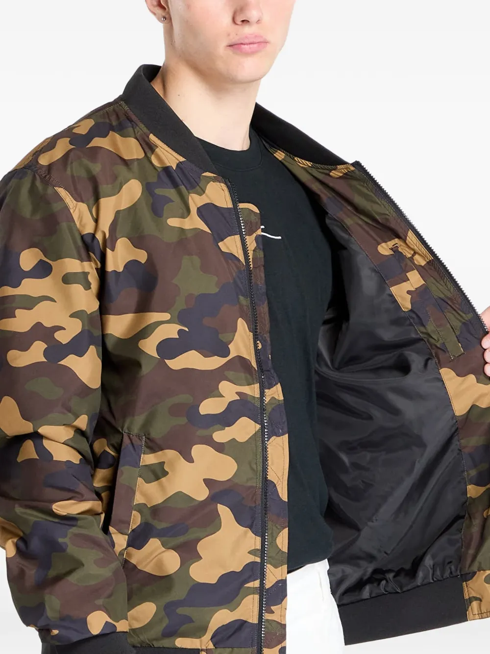 Urban Classics Jack met camouflageprint Groen