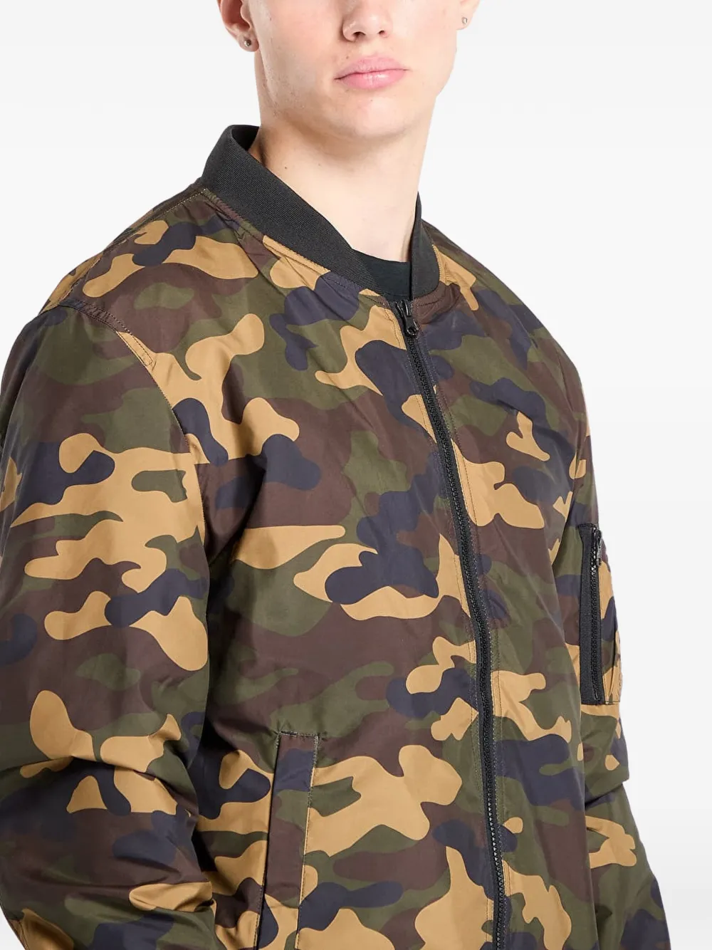 Urban Classics Jack met camouflageprint Groen