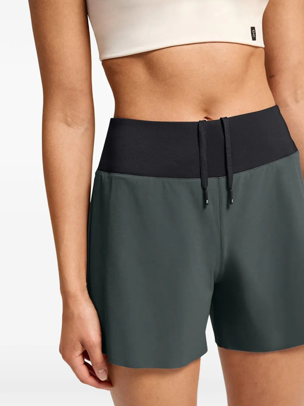 On 5" Running shorts Grijs