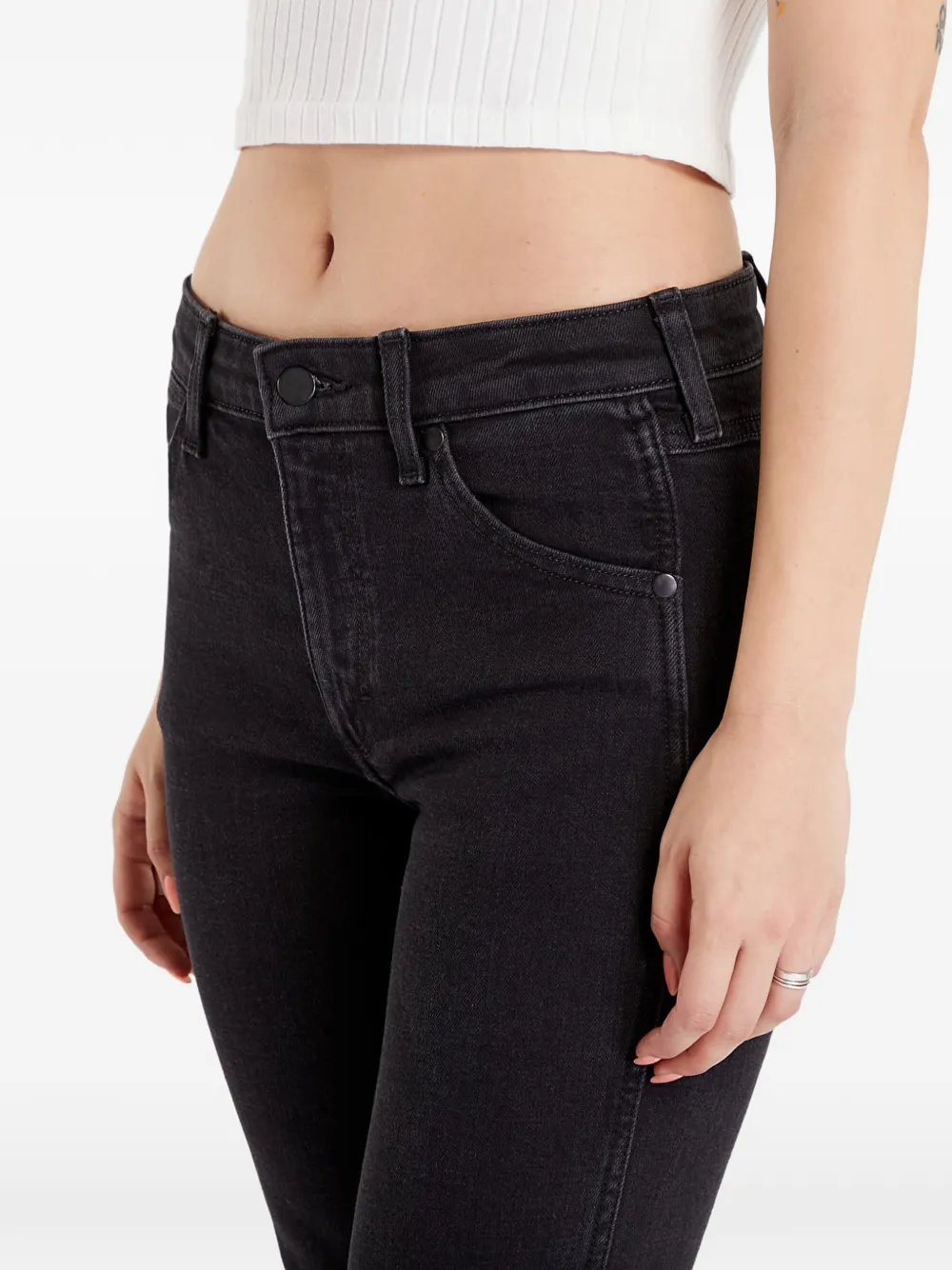  Wrangler Vaqueros Slim Con Parche Del Logo - Negro 
