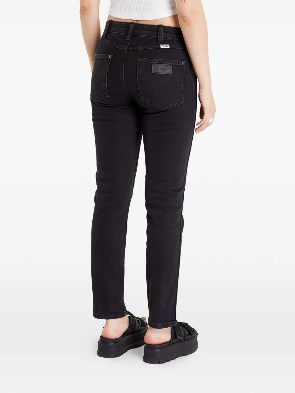  Wrangler Vaqueros Slim Con Parche Del Logo - Negro 