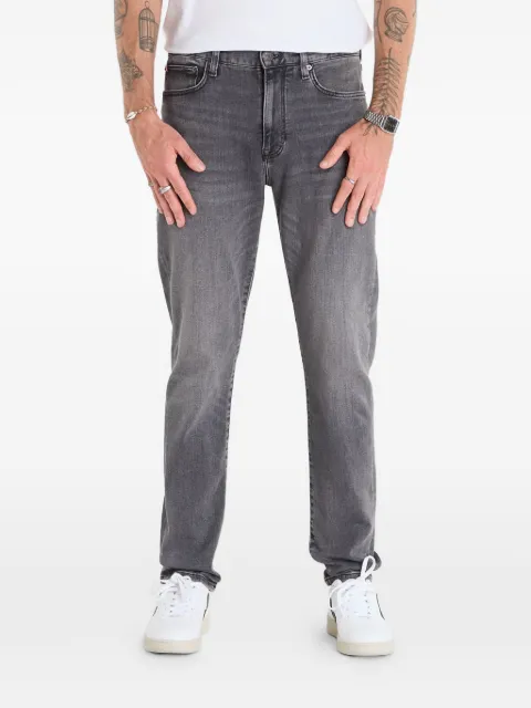 Tommy Hilfiger jeans con efecto desgastado