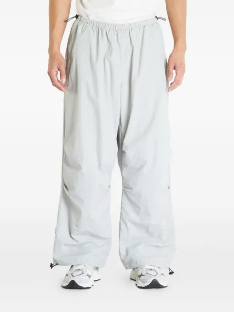 Urban Classics pantalones estilo paracaídas con cordones