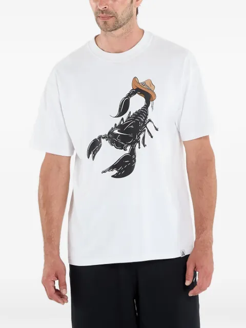 Nike playera con escorpión estampado
