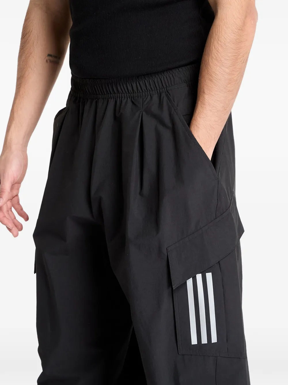 adidas x Mercedes Amg Petronas Formula One Team cargo broek met 3 strepen Zwart