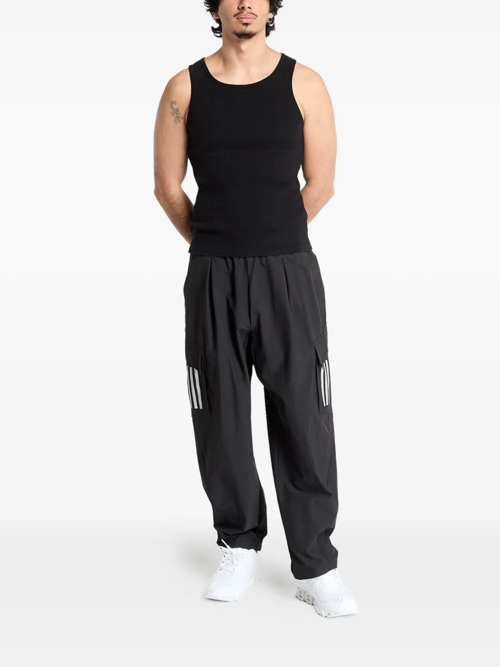 adidas x Mercedes Amg Petronas Formula One Team cargo broek met 3 strepen Zwart
