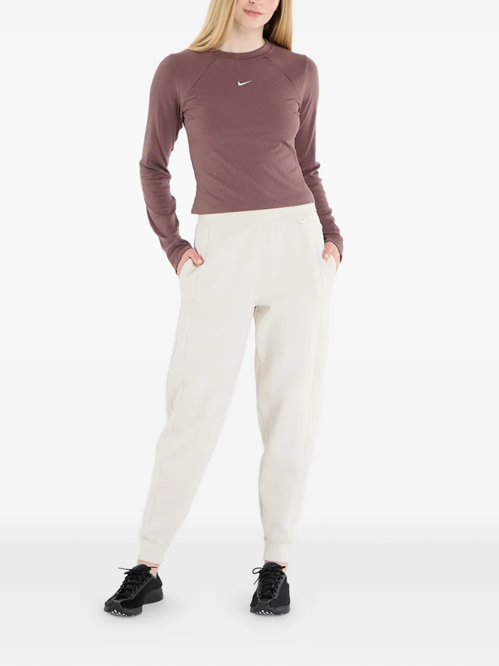 Nike 24.7 ImpossibleSoft trainingsbroek met toelopende pijpen Beige