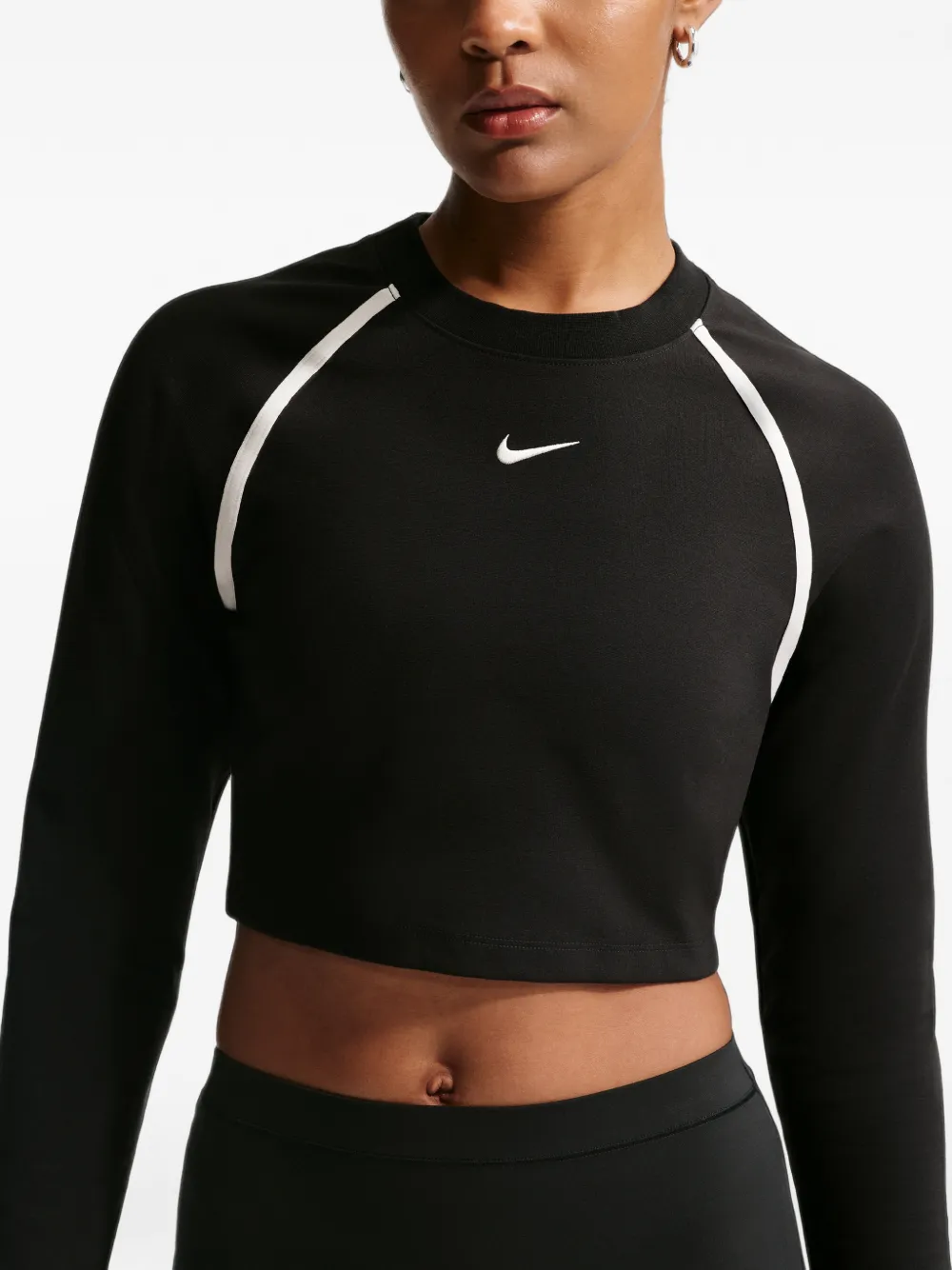 Nike Cropped T-shirt met afwerking Zwart