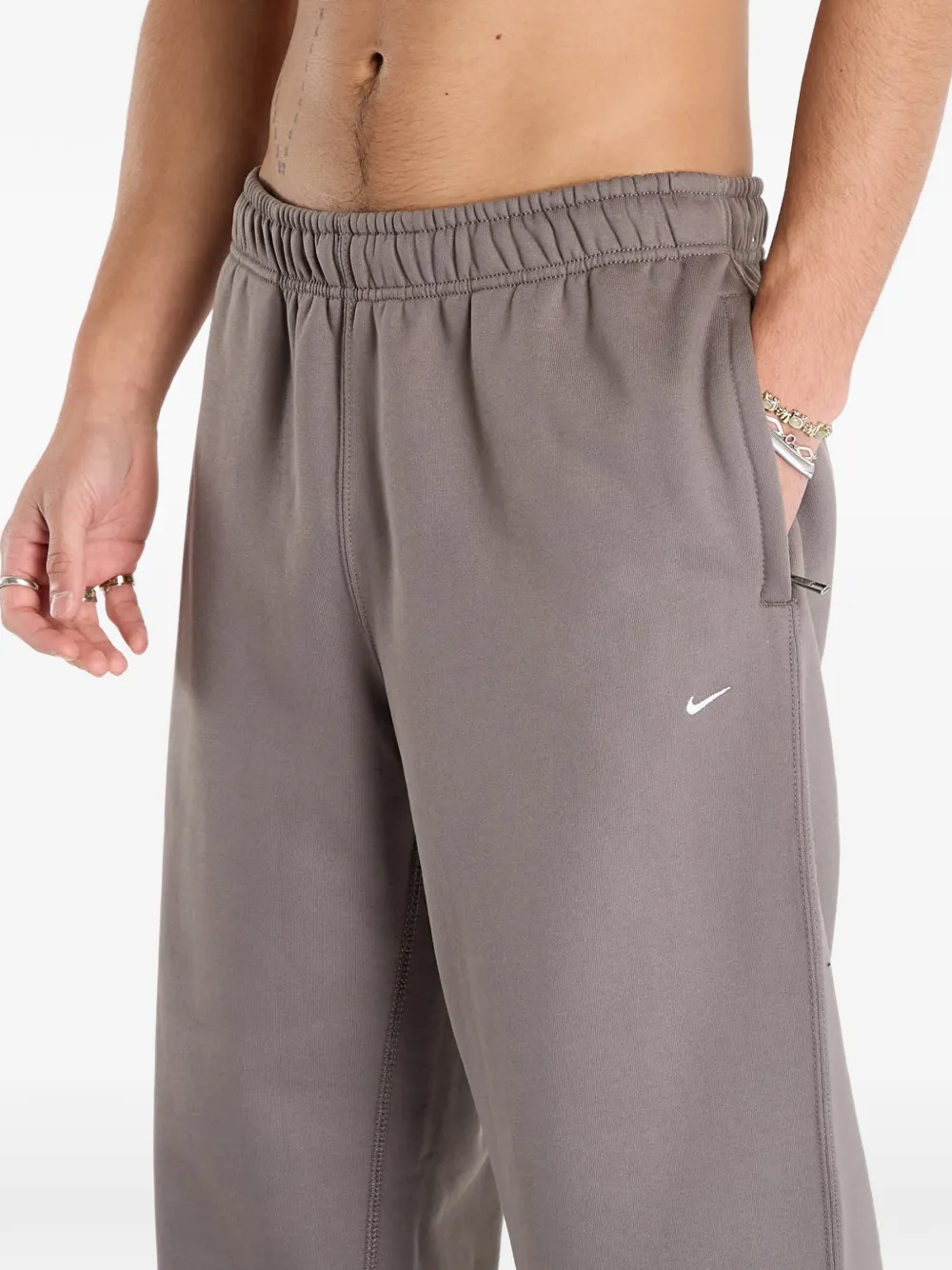 Nike Trainingsbroek met Swoosh-borduurwerk Bruin