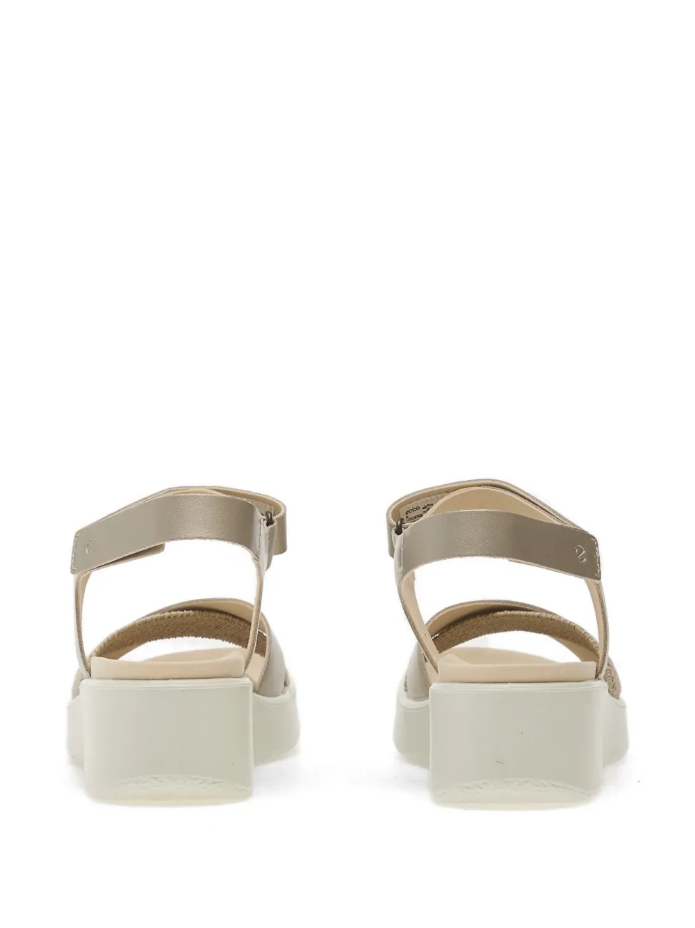 ECCO Flowt metallic sandalen met gekruiste bandjes Goud