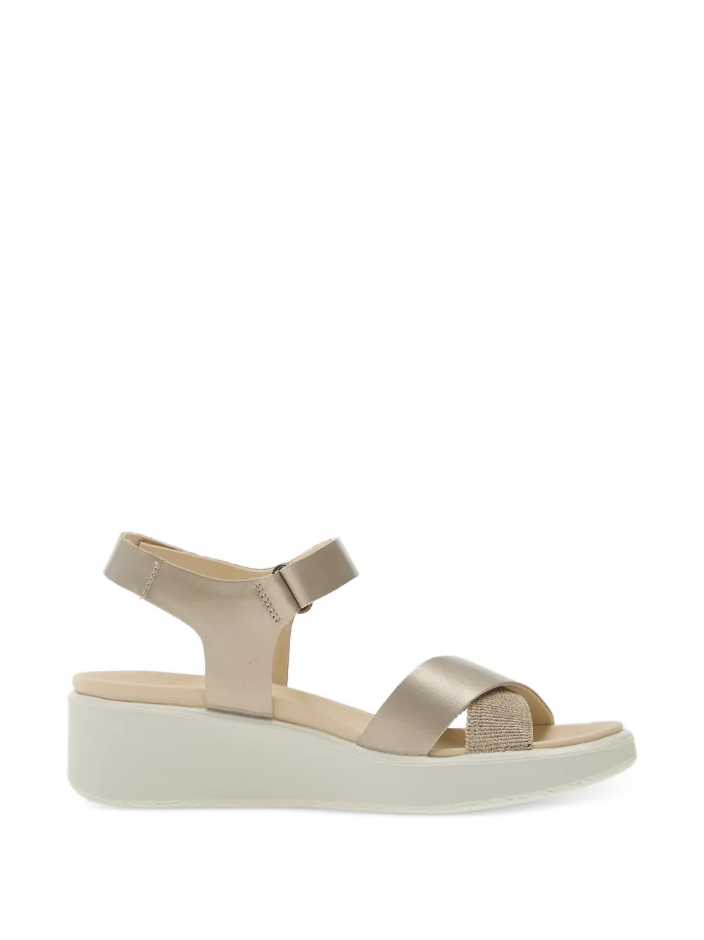 ECCO Flowt metallic sandalen met gekruiste bandjes Goud