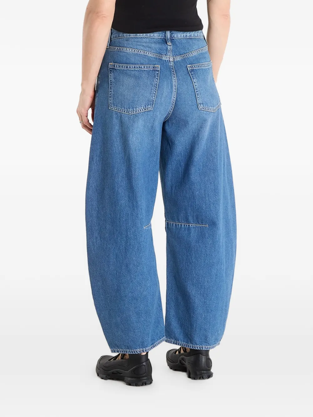 Gap Curvy Mid Rise Barrel Jeans In Medium Wash