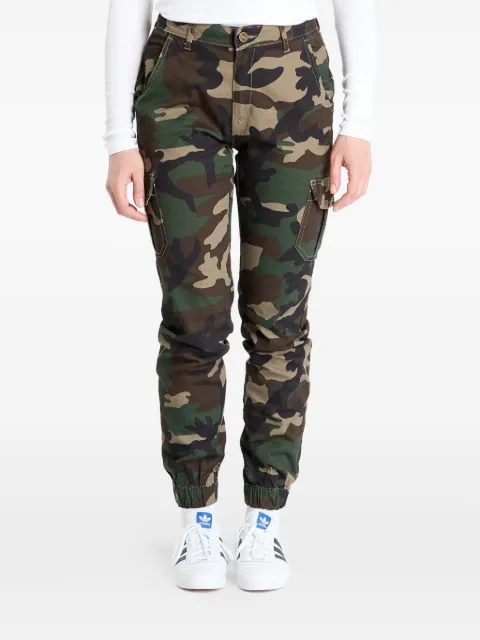 Urban Classics pantalones cargo con estampado militar
