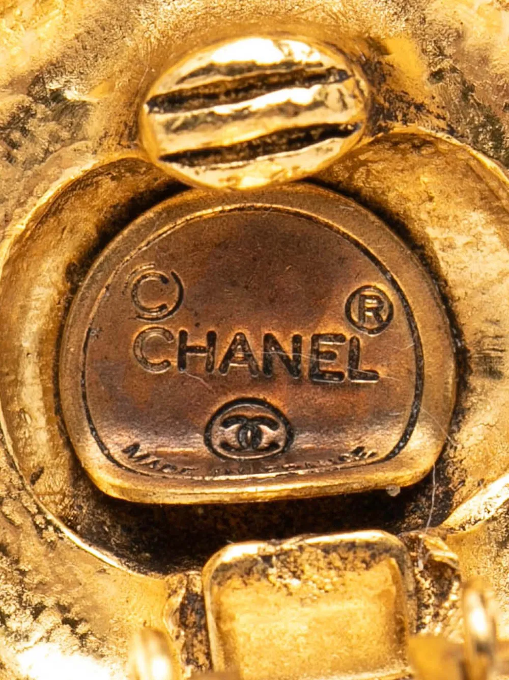  Chanel Pre-owned Pendientes De Clip Con Borde De Cuerda Bañados En Oro Con Apliques De Strass 1980-1990 - Dorado 