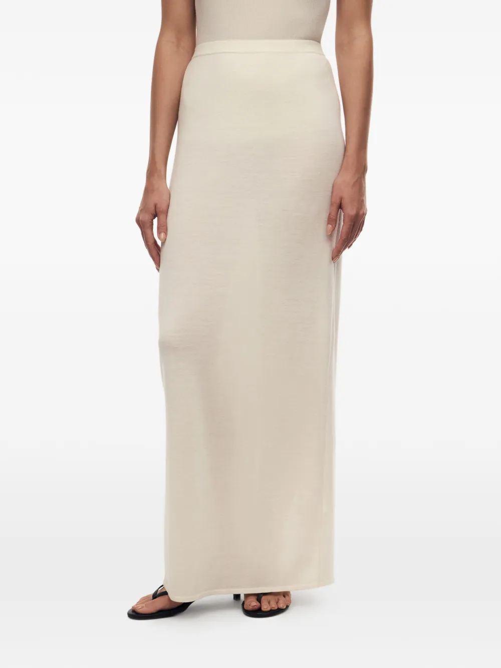 12 STOREEZ Camelia maxi-rok Beige