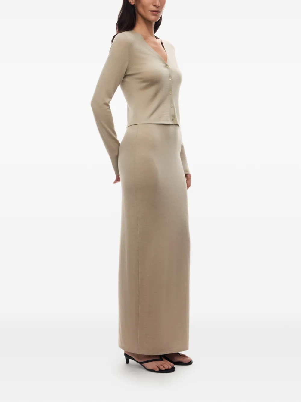 12 STOREEZ Camelia vest met V-hals Beige