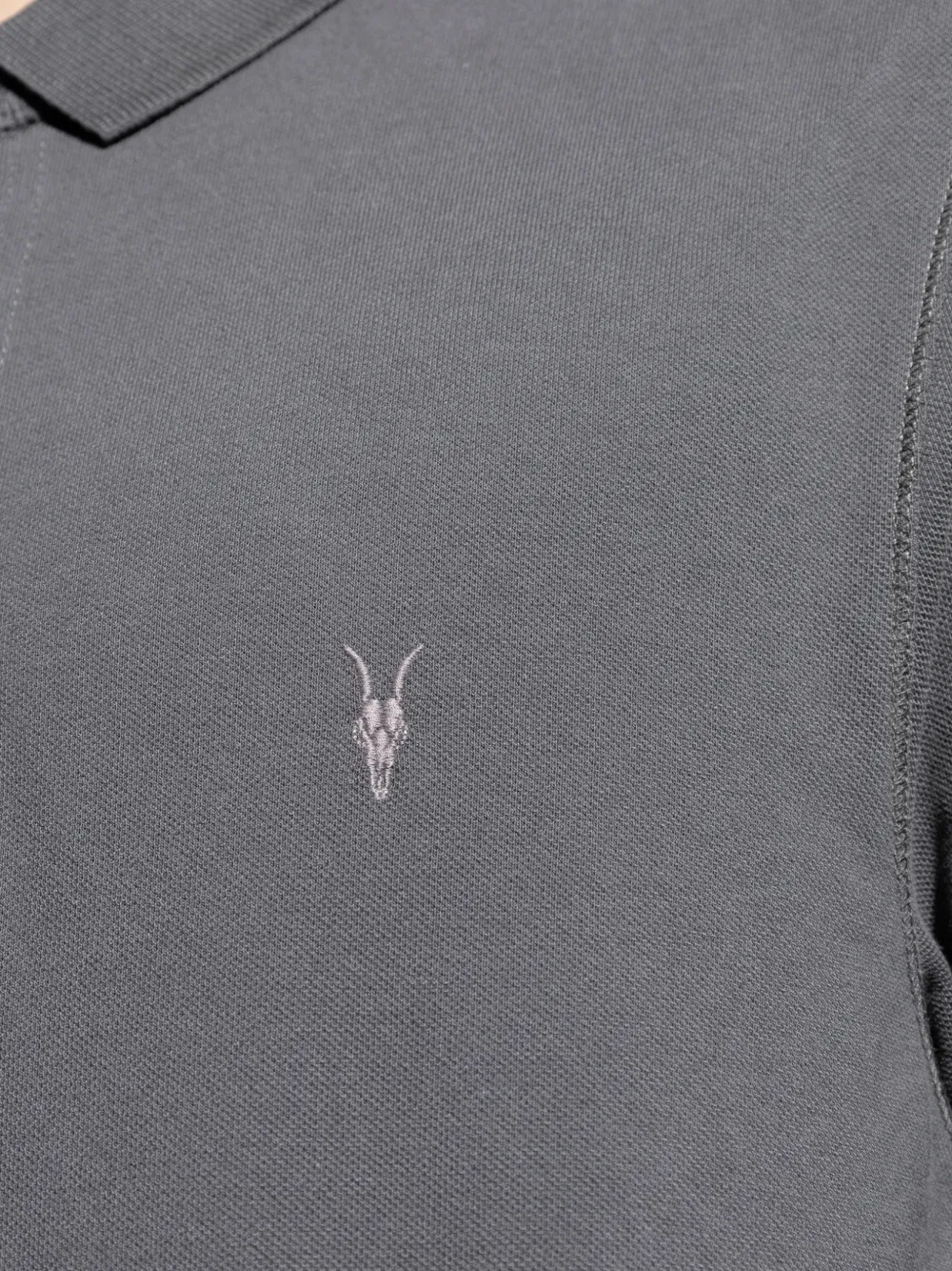 AllSaints Reform Ramskull poloshirt met borduurwerk Grijs