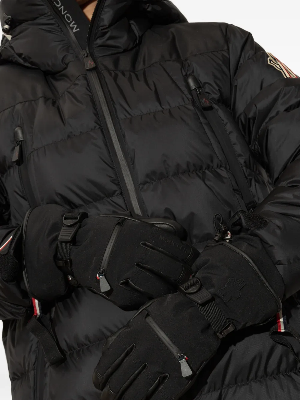 Moncler Grenoble Handschoenen met logo-reliëf Zwart