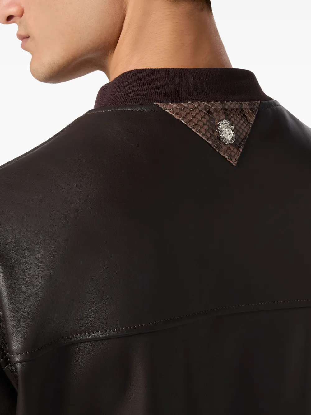 Billionaire Bomberjack met python-effect Bruin