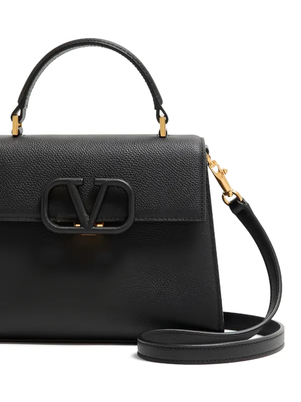 美品 VALENTINO GARAVANI ハンドバッグ ブラック フリンジ 美品✨Valentino Garavani ハンドバッグ タッセル Vロゴ 型押