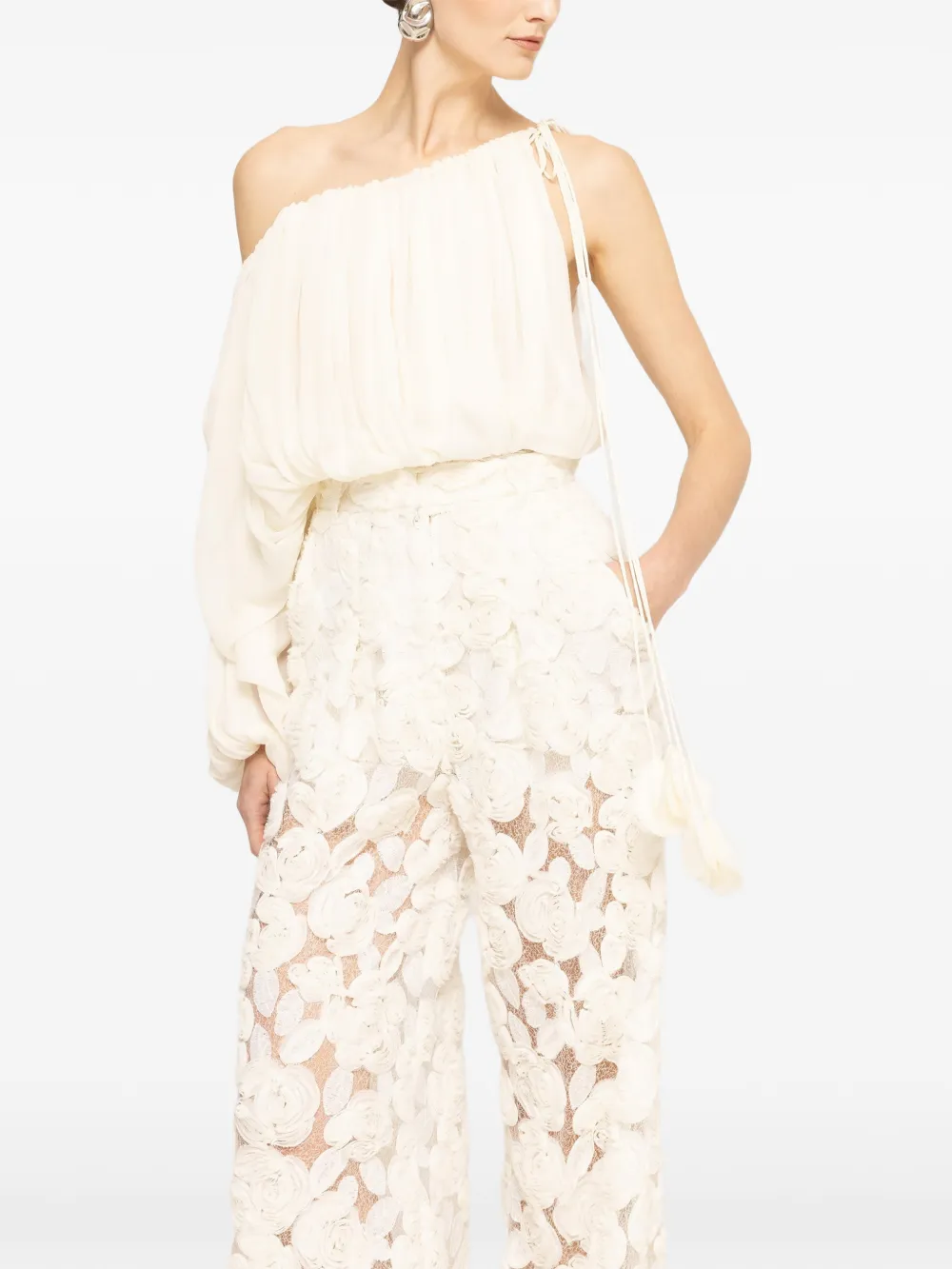 NISSA Asymmetrische chiffon cropped top Beige