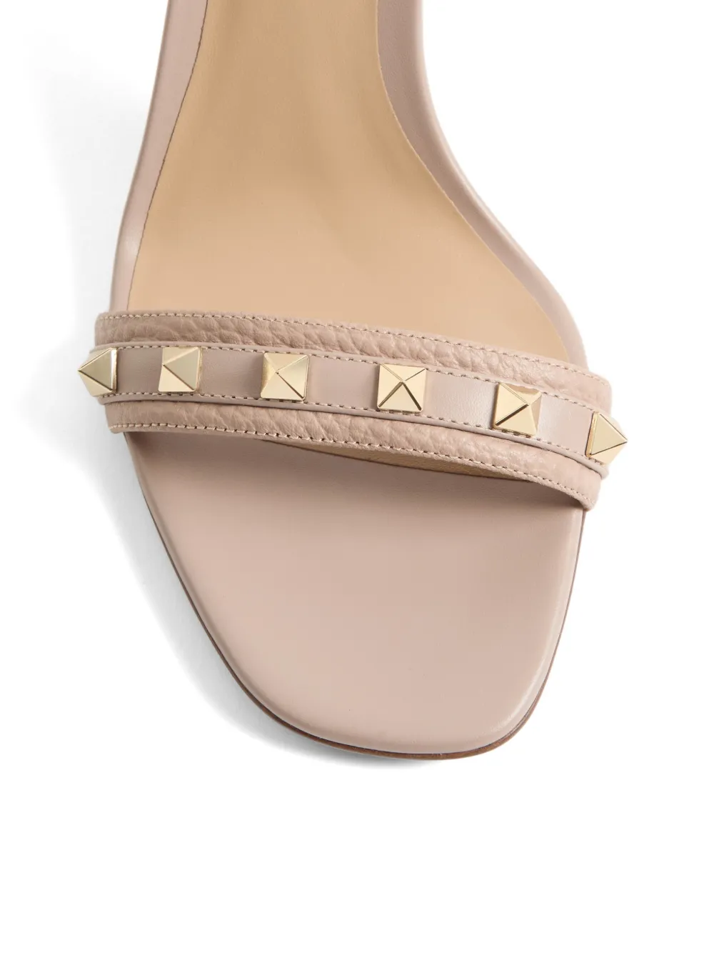 Valentino Garavani Rockstud sandalen van korrelig kalfsleer met bandje 80 mm Beige