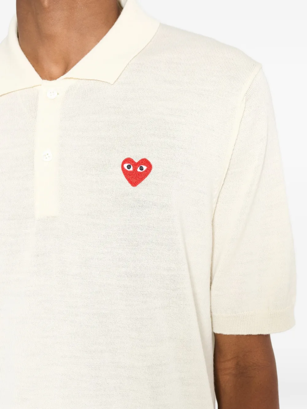 Comme Des Garçons Play T-shirt met hartpatch Beige