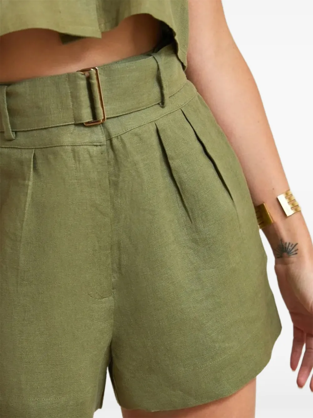 HEVRON Geplooide shorts met riem Groen
