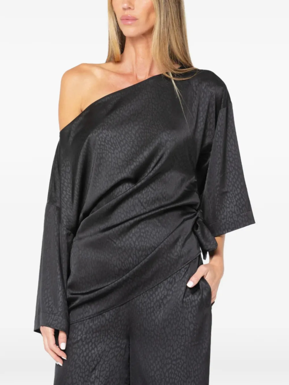 JBQ Cataleya leopard-jacquard one-shoulder top - Schwarz