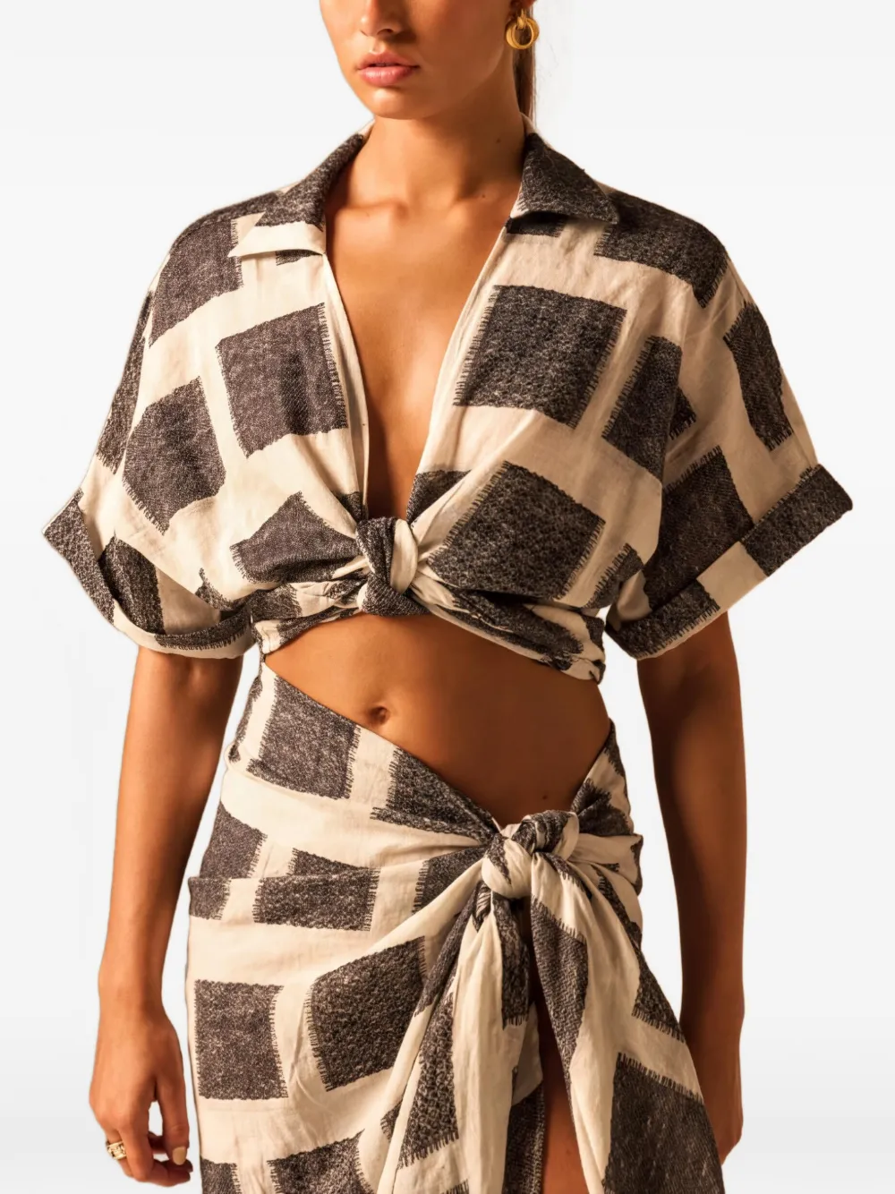 JBQ geometric-print knotted shirt - Nude