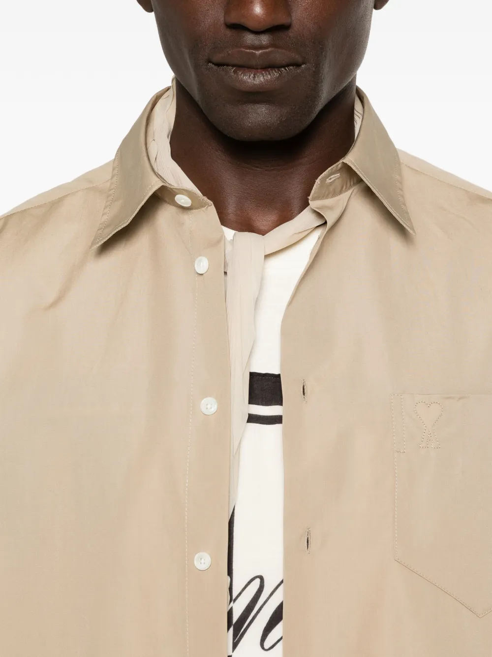 AMI Paris Ami De Coeur shirt met borstzak Beige