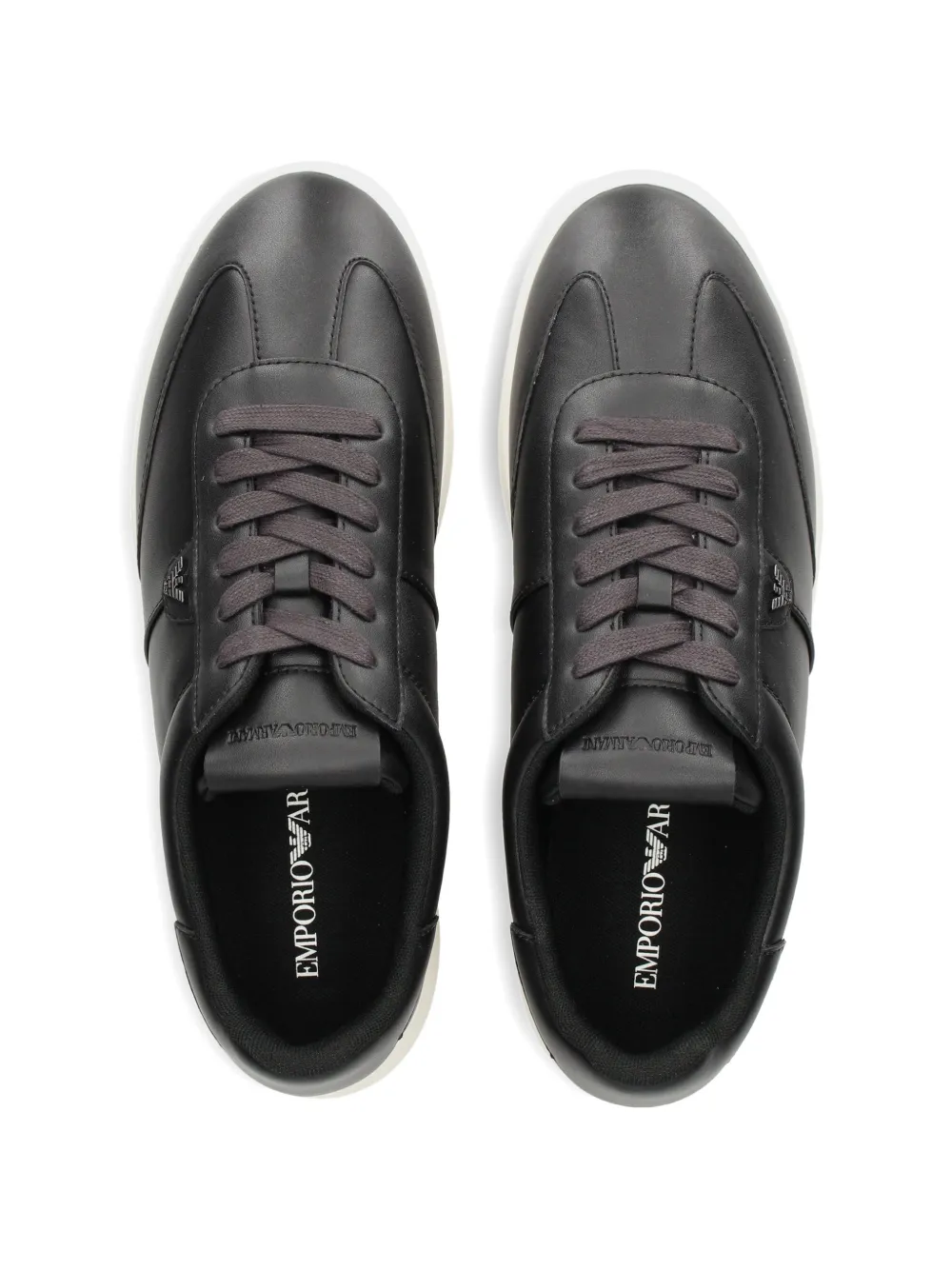 Emporio Armani logo-plaque leather sneakers Zwart