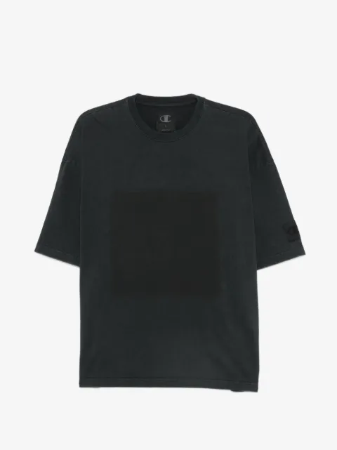 Champion playera con parche del logo