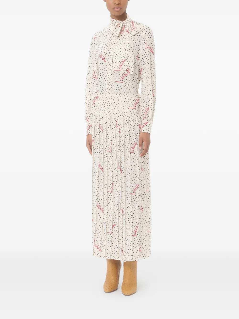 Valentino Garavani Plus De Pois crêpe de chine blouse Beige