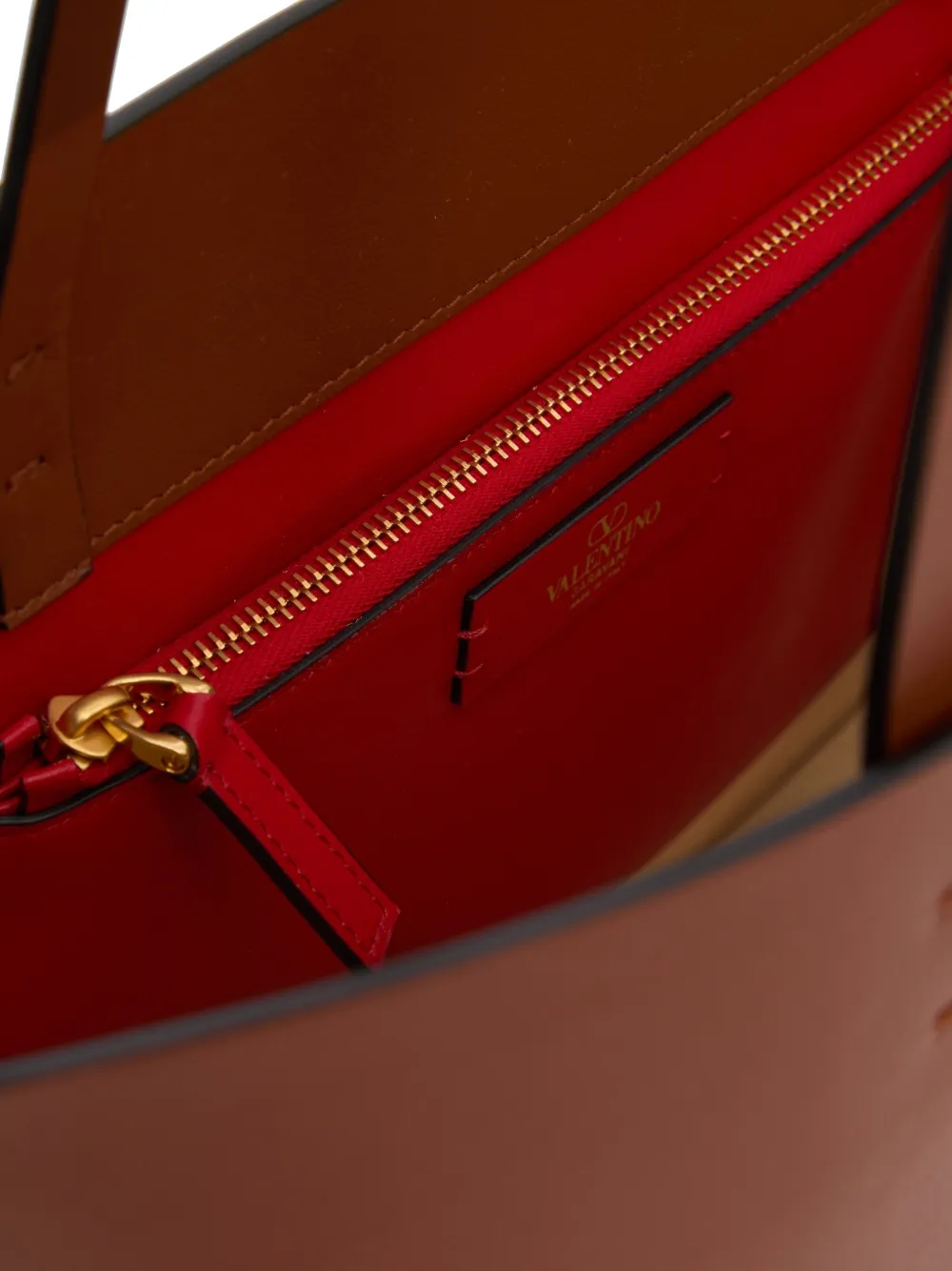 Valentino Garavani Fill Me kleine kalfsleren shopper Bruin