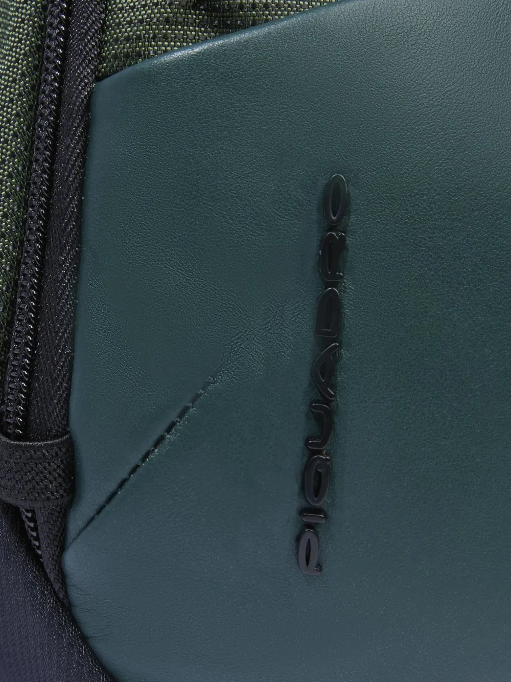 PIQUADRO Heuptas met logo-reliëf Groen