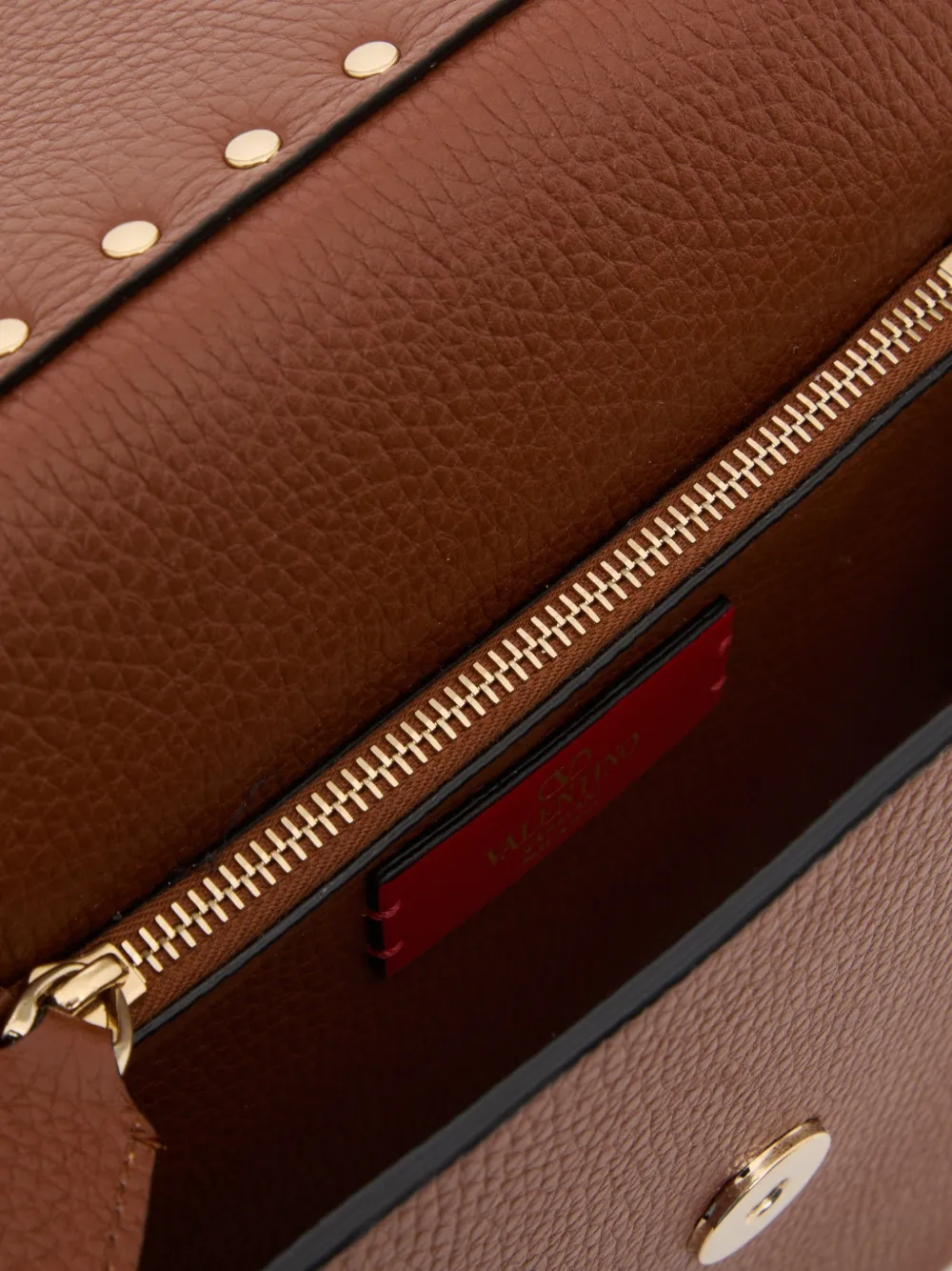 Valentino Garavani Rockstud kleine shopper van korrelig kalfsleer Bruin